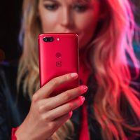 OnePlus 5T Lava Red