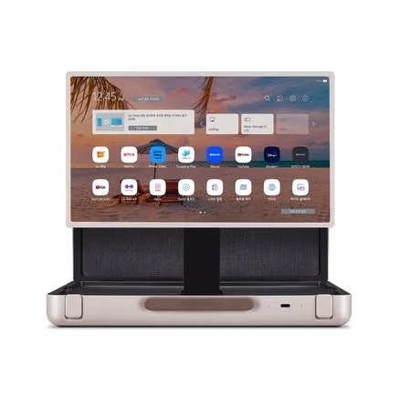 Il TV portatile a batteria di LG sta in una valigia. In autunno in